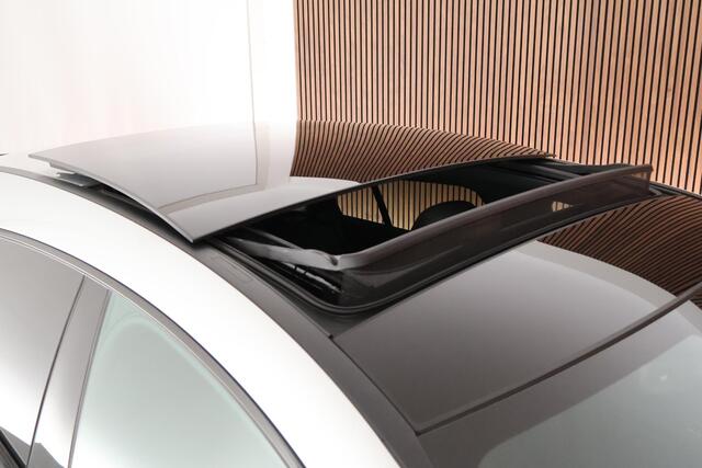 Mercedes-Benz Cla Shooting Brake 180 136pk Business Solution AMG Panoramadak Matrix LED Keyless Camera Memory
