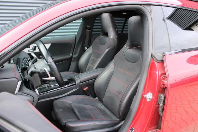 Mercedes-Benz Cla Shooting Brake 200 Business Solution AMG Panoramadak Sfeerverlichting Camera