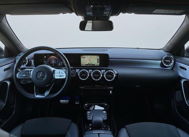 Mercedes-Benz Cla Shooting Brake 250 e AMG Line SFEERVERLICHTING - PDC - AMG - NAVI