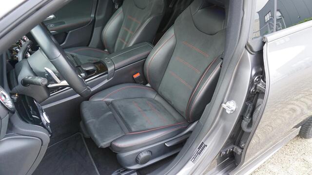 Mercedes-Benz Cla Shooting Brake 180 AMG-Line Pano.Dak Sfeerverlichting 360-View 19inch LM *Black Optik* Widescreen