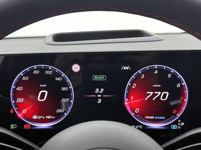 Mercedes-Benz Cla Shooting Brake 200 Business Solution AMG 58 kWh | Premium Plus pakket | Nightpakket | Trekhaak | Vast panoramadak | Sportstoelen | URBAN GUARD | Massage functie | 18" vijfspaaks lichtmetalen AMG-velgen |