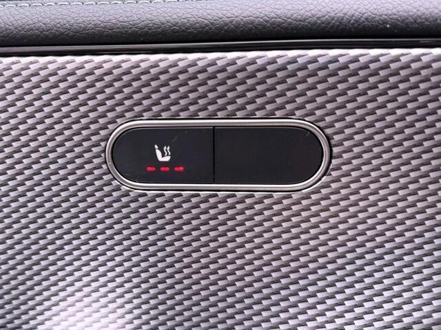 Mercedes-Benz Cla Shooting Brake 180 Business Solution Luxury Trekhaak | Parkeerpakket met achteruitrijcamera | Sfeerverlichting | Ledkoplampen | Stoelverwarming. Inclusief 24 maanden Mercedes-Benz Certified garantie voor Europa.