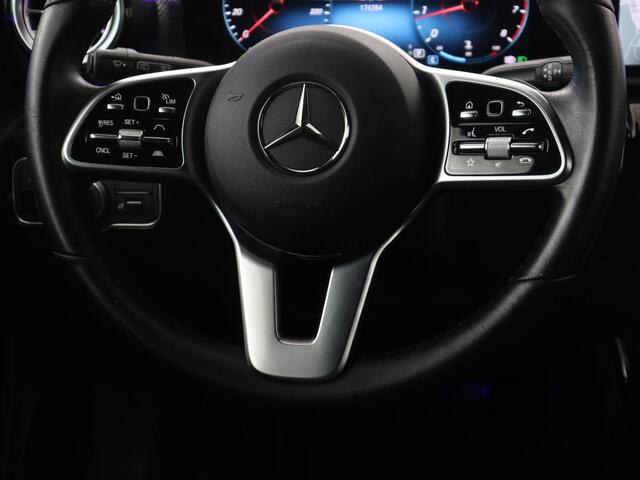 Mercedes-Benz Cla Shooting Brake 200 Business Solution Luxury | Panoramadak | Adaptive cruise | Memory | Trekhaak | Stoelverwarming | Camera | Park assist | Sfeerverlichting | Carplay | Climate control