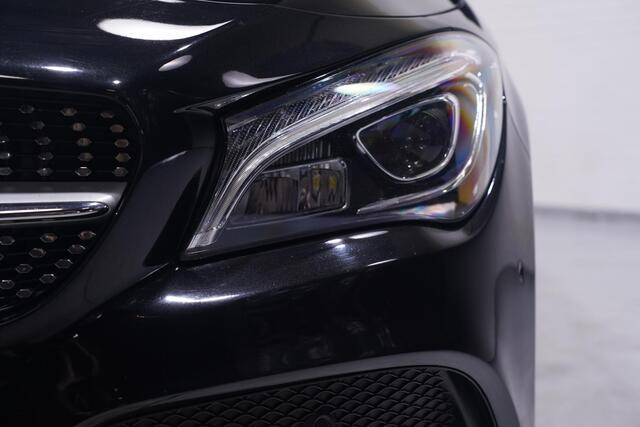 Mercedes-Benz Cla Shooting Brake 180 Business Solution AMG NL-auto NAP navigatie half lederen sportstoelen 18"-lmv apple-carplay led-verlichting PDC v+a schakelflippers aan het stuur cruise-controle private-glas Climatic bleutooth stoel-verwarming