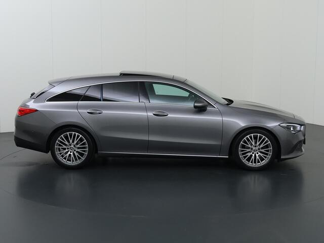 Mercedes-Benz Cla Shooting Brake 180 Luxury Line | Achteruitrijcamera | Trekhaak | Led koplampen | Sfeerverlichting |