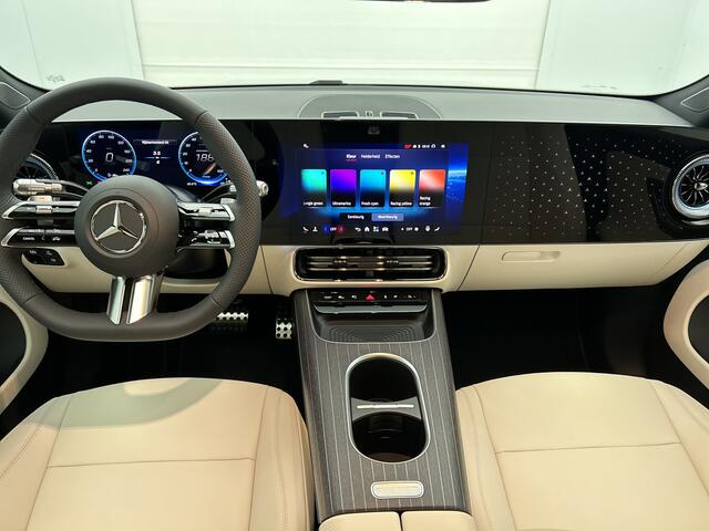 Mercedes-Benz Cla Shooting Brake 250+ Business Solution AMG 85 kWh | Nightpakket | Trekhaak | Vast panoramadak | 18 inch vijfspaaks lichtmetalen AMG-velgen | URBAN GUARD | Massagefunctie | Sierdelen in openporig bruin eikenhout |