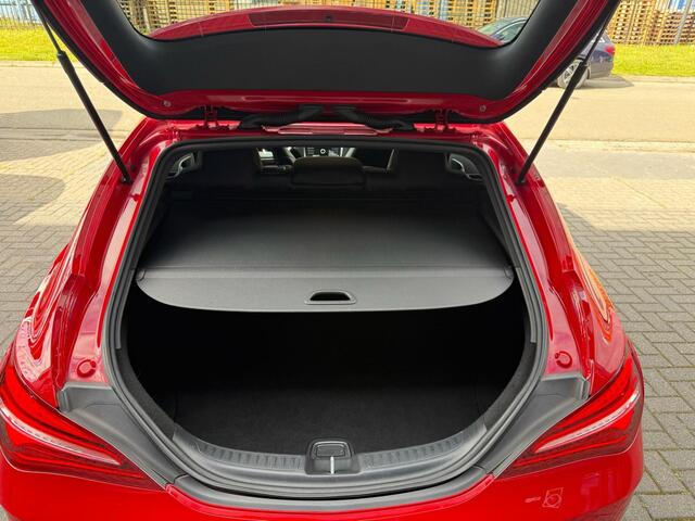 Mercedes-Benz Cla Shooting Brake 180 | 3/6/12MND GARANTIE| NAVI | PANO DAK | NAVI | CAMERA |