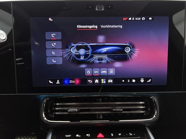Mercedes-Benz Cla Shooting Brake 250+ Business Solution AMG 85 kWh | Nightpakket | Trekhaak | Vast panoramadak | Sportstoelen | Massagefunctie | URBAN GUARD | 18 inch vijfspaaks lichtmetalen AMG-velgen |