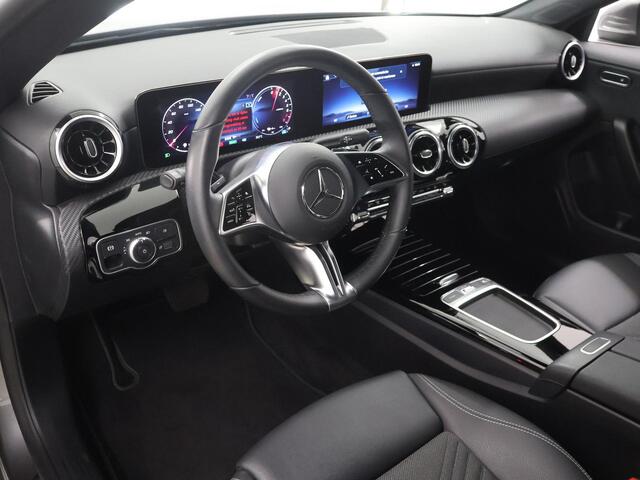 Mercedes-Benz Cla Shooting Brake 250 e Star Edition | Trekhaak | Stoelverwarming | Achteruitrijcamera | Widescreen |