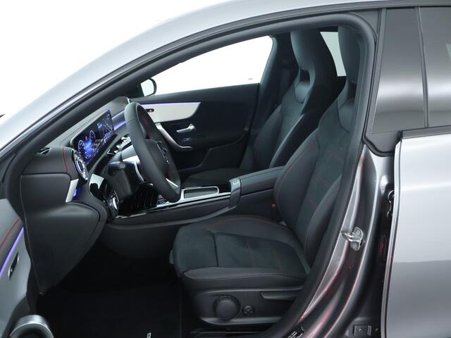 Mercedes-Benz Cla Shooting Brake 180 Star Edition AMG Line LIMITED | Trekhaak | Nightpakket | Parkeerpakket met achteruitrijcamera | Verwarmde stoelen vooraan | Antidiefstalpakket GUARD 360° Plus | EASY PACK achterklep | KEYLESS-GO |