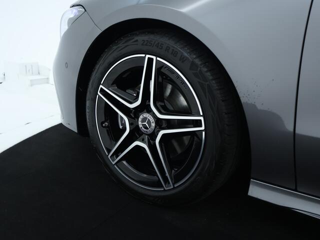 Mercedes-Benz Cla Shooting Brake 180 Star Edition AMG Line LIMITED | Trekhaak | Nightpakket | Parkeerpakket met achteruitrijcamera | Verwarmde stoelen vooraan | Antidiefstalpakket GUARD 360° Plus | EASY PACK achterklep | KEYLESS-GO |