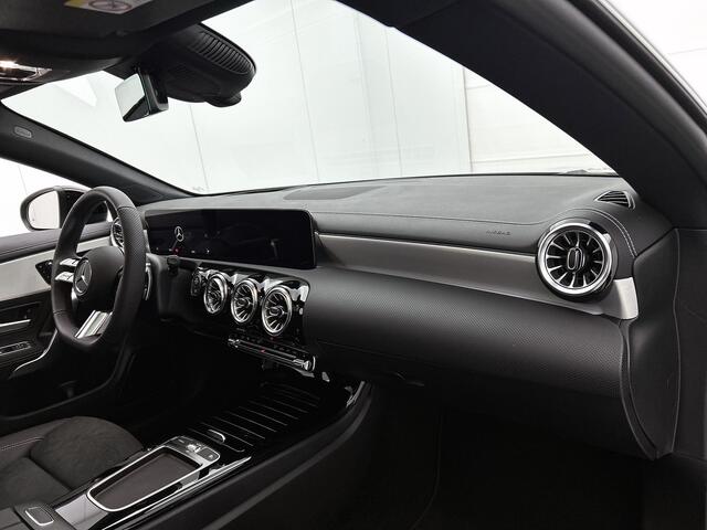 Mercedes-Benz Cla Shooting Brake 180 Business Solution AMG | AMG Line Plus pakket | Panoramaschuifdak | Memorypakket | Head-up display | Augmented Reality navigatie | 360°-camera | 19 inch AMG velgen |