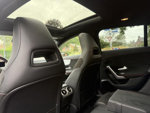 Mercedes-Benz Cla Shooting Brake 180 Bus Solution AMG aut., Pano | Memory stoelen | Burmeister | Camera