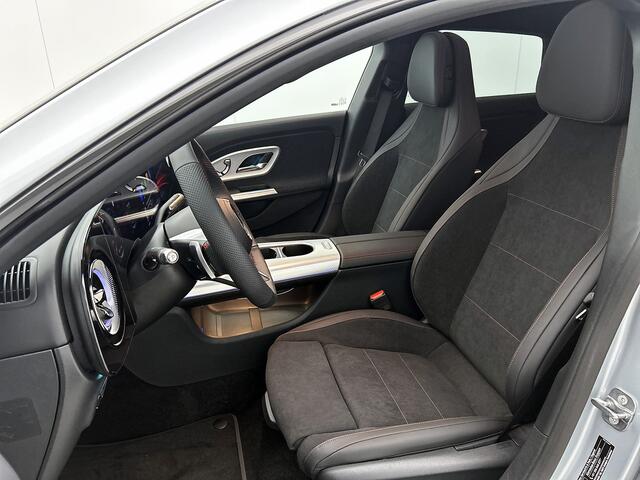 Mercedes-Benz Cla Shooting Brake 200 Business Solution AMG | Premium Plus pakket | Nightpakket | Trekhaak | Vast panoramadak | Sportstoelen | URBAN GUARD | Massage functie | 18" vijfspaaks lichtmetalen AMG-velgen |