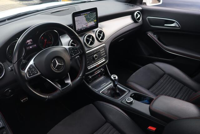 Mercedes-Benz Cla Shooting Brake 180 AMG | Camera | Led | 18 Inch |