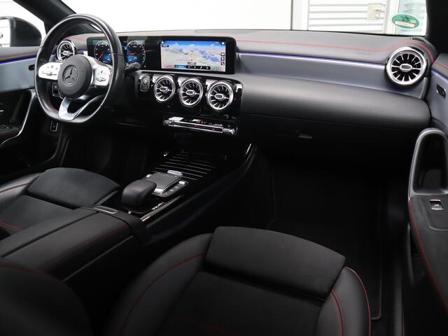 Mercedes-Benz Cla Shooting Brake 250 e Premium l Panoramadak l Stoelverwarming l Achteruitrij camera