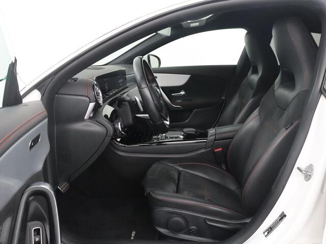 Mercedes-Benz Cla Shooting Brake 180 Business Solution AMG | Stoelverwarming | LED | Navigatie | Camera |