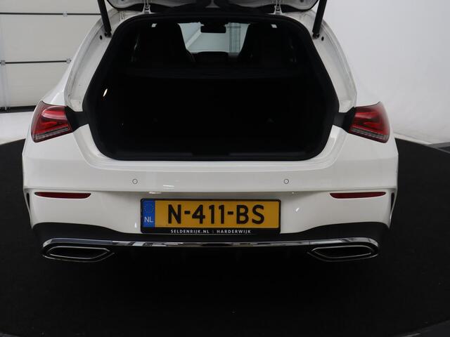 Mercedes-Benz Cla Shooting Brake 180 Business Solution AMG | Stoelverwarming | LED | Navigatie | Camera |