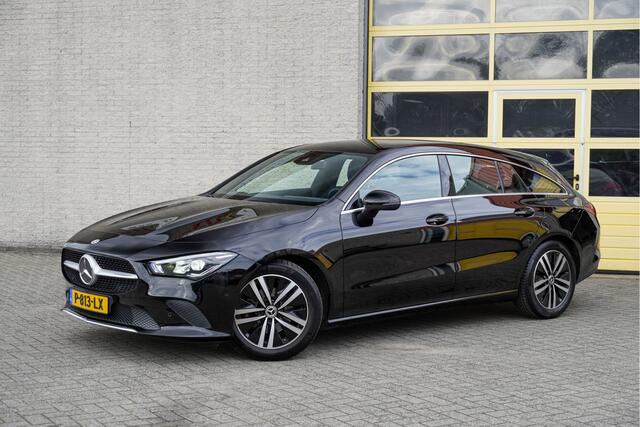 Mercedes-Benz Cla Shooting Brake 180 Automaat! Business Solution BJ2022 Lmv 17" | Led V+A | Pdc | Achteruitrijcamera | Navi | Virtual cockpit | Climate control | Cruise control | Sportstoelen | Verwarmde voorstoelen | Zwarte hemel | Getint glas