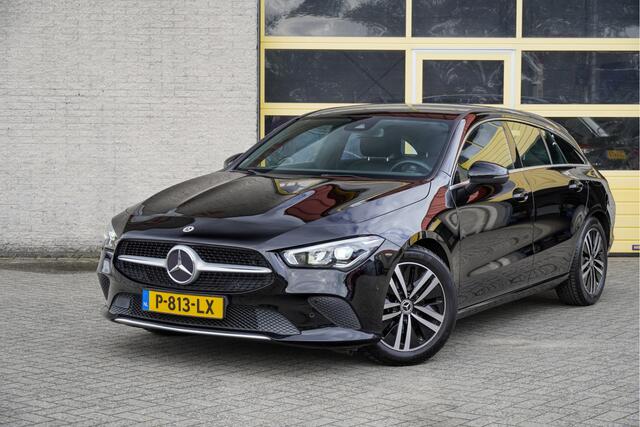 Mercedes-Benz Cla Shooting Brake 180 Automaat! Business Solution BJ2022 Lmv 17" | Led V+A | Pdc | Achteruitrijcamera | Navi | Virtual cockpit | Climate control | Cruise control | Sportstoelen | Verwarmde voorstoelen | Zwarte hemel | Getint glas
