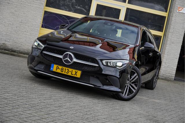 Mercedes-Benz Cla Shooting Brake 180 Automaat! Business Solution BJ2022 Lmv 17" | Led V+A | Pdc | Achteruitrijcamera | Navi | Virtual cockpit | Climate control | Cruise control | Sportstoelen | Verwarmde voorstoelen | Zwarte hemel | Getint glas