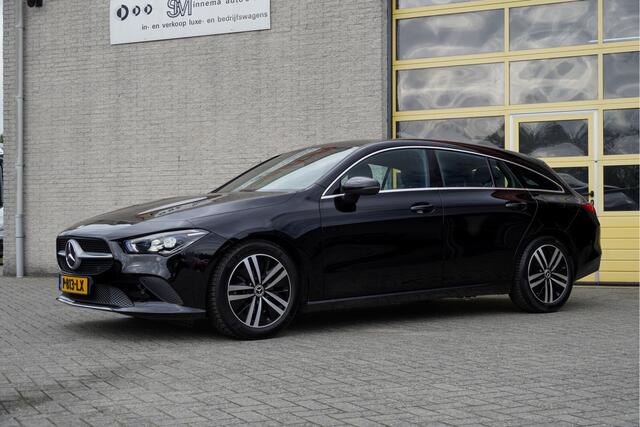 Mercedes-Benz Cla Shooting Brake 180 Automaat! Business Solution BJ2022 Lmv 17" | Led V+A | Pdc | Achteruitrijcamera | Navi | Virtual cockpit | Climate control | Cruise control | Sportstoelen | Verwarmde voorstoelen | Zwarte hemel | Getint glas