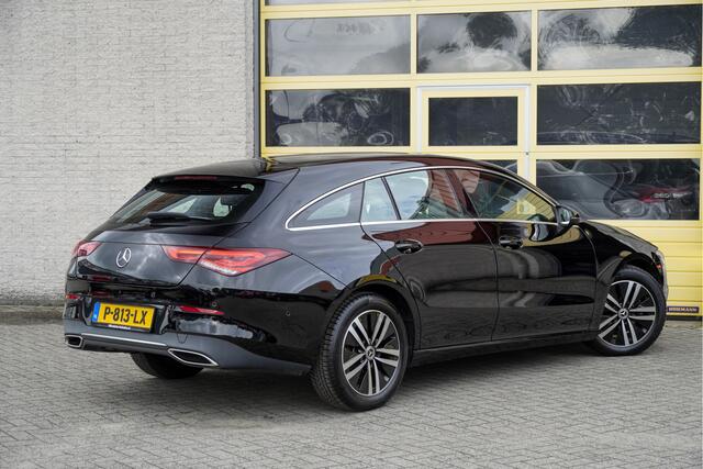 Mercedes-Benz Cla Shooting Brake 180 Automaat! Business Solution BJ2022 Lmv 17" | Led V+A | Pdc | Achteruitrijcamera | Navi | Virtual cockpit | Climate control | Cruise control | Sportstoelen | Verwarmde voorstoelen | Zwarte hemel | Getint glas