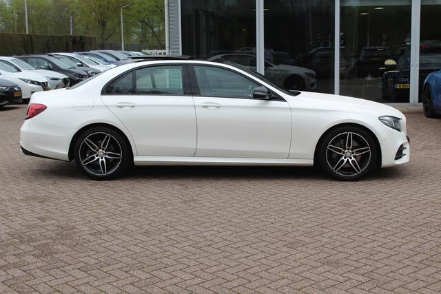 Mercedes-Benz E-KLASSE 220 d Prestige Plus / Trekhaak / Panoramadak / 360Camera / Head-up / 19'' / Memory seats / Sfeerverlichting / Leder&Alcantara / Apple CarPlay / Dodehoek / Navigatie / Stoelverwarming / Cruise Control
