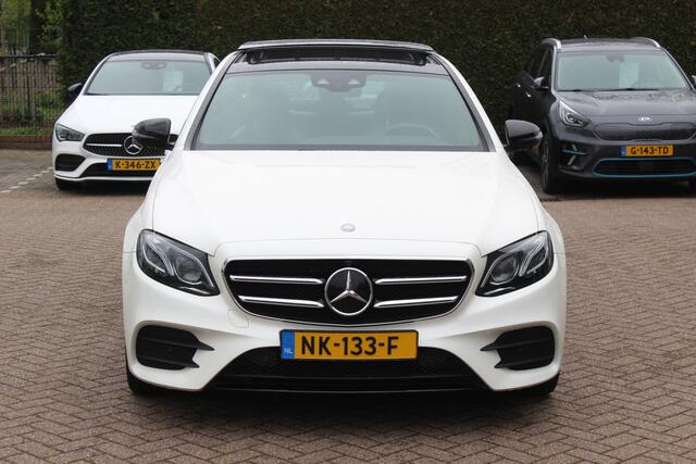 Mercedes-Benz E-KLASSE 220 d Prestige Plus / Trekhaak / Panoramadak / 360Camera / Head-up / 19'' / Memory seats / Sfeerverlichting / Leder&Alcantara / Apple CarPlay / Dodehoek / Navigatie / Stoelverwarming / Cruise Control