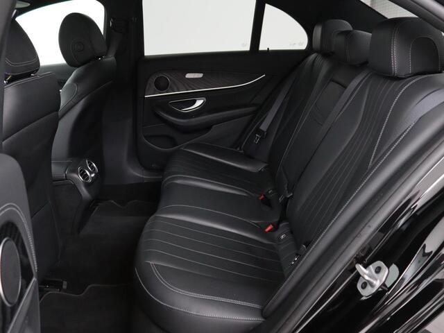 Mercedes-Benz E-KLASSE 300de Luxury | Nappaleder | Luchtvering | Adaptive cruise | Carplay | 360 camera | Stoel & achterbankverwarming | Sfeerverlichting | DAB | Navigatie | Widescreen