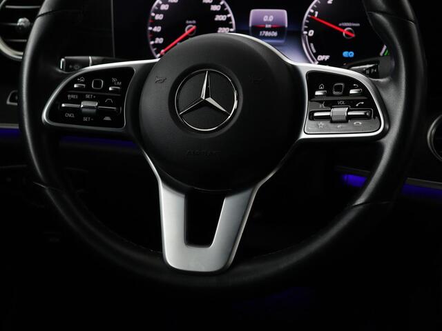 Mercedes-Benz E-KLASSE 300de Luxury | Nappaleder | Luchtvering | Adaptive cruise | Carplay | 360 camera | Stoel & achterbankverwarming | Sfeerverlichting | DAB | Navigatie | Widescreen