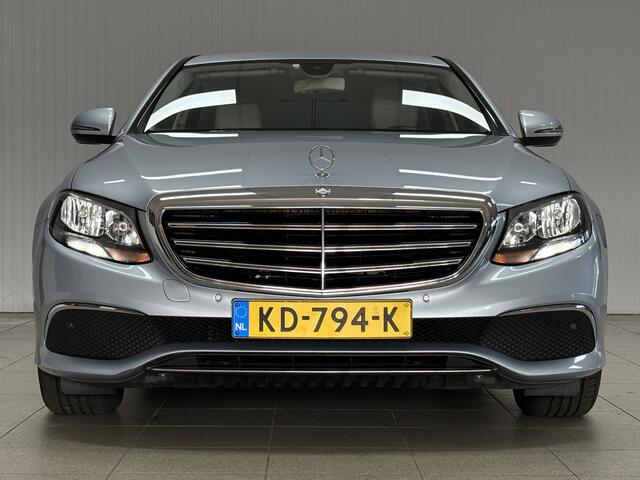 Mercedes-Benz E-KLASSE 220 d/ 195pk!/ Sfeerverl./ Vol Leder/ Luchtvering/ Camera/ Navi/ Clima/ Cruise/ Elek. pakket/ Isofix/ Bluetooth/ Armsteun/ Multi. LEDER. Stuur/ Chroom/ PDC V+A/ LED Dagrijverl./ NL AUTO!.