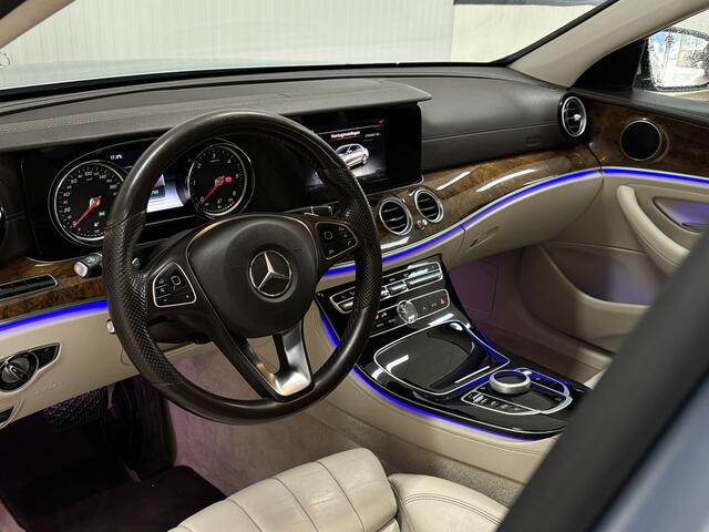 Mercedes-Benz E-KLASSE 220 d/ 195pk!/ Sfeerverl./ Vol Leder/ Luchtvering/ Camera/ Navi/ Clima/ Cruise/ Elek. pakket/ Isofix/ Bluetooth/ Armsteun/ Multi. LEDER. Stuur/ Chroom/ PDC V+A/ LED Dagrijverl./ NL AUTO!.
