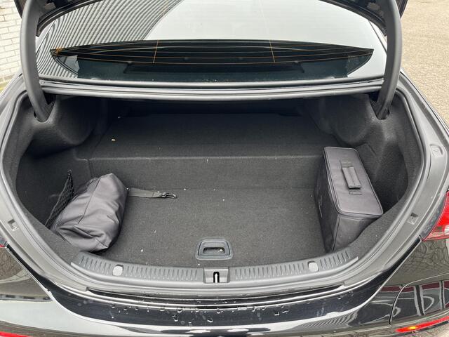 Mercedes-Benz E-KLASSE 300 e Luxury | Rijassistentie + | Exclusive