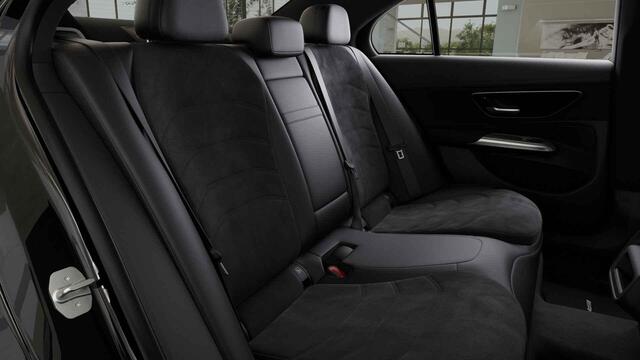 Mercedes-Benz E-KLASSE 300 e AMG Line | 20 inch | Distronic | Keyless GO | Sfeerverlichting premium |