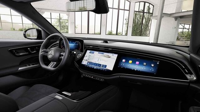 Mercedes-Benz E-KLASSE 300 e AMG Line | Superscreen | Trekhaak | 20 inch | Night pakket |