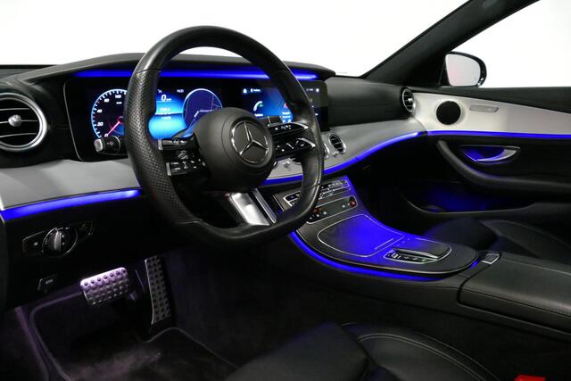 Mercedes-Benz E-KLASSE 200 AMG Line / Orig. Nederlands (facelift) / E63 AMG Diffuser / Panamericana Grill / Panoramadak / Elektr. verstelbare voorstoelen (deels) / Ambienteverlichting / Multibeam LED / Apple Carplay - Android Auto / Stoelverwarming / 20'' LMV / Rondomzichtcamer