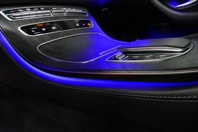 Mercedes-Benz E-KLASSE 200 AMG Line / Orig. Nederlands (facelift) / E63 AMG Diffuser / Panamericana Grill / Panoramadak / Elektr. verstelbare voorstoelen (deels) / Ambienteverlichting / Multibeam LED / Apple Carplay - Android Auto / Stoelverwarming / 20'' LMV / Rondomzichtcamer