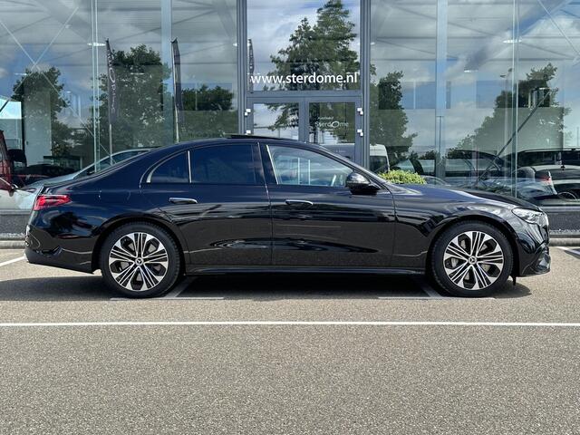 Mercedes-Benz E-KLASSE 300 e AMG Line l Panorama dak I 360 camera I Head-up I DISTRONIC I Burmester 4D I Digital Light I Keyless I I Night pakket I Memory stoelen I zomer + winter set I Essenhout I Augmented Reality I Stoelverwarming l