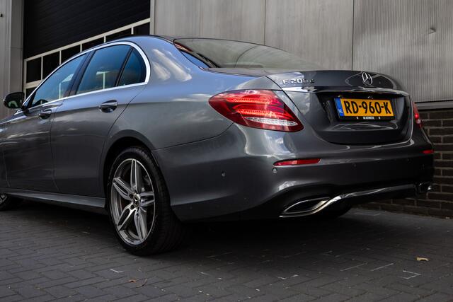 Mercedes-Benz E-KLASSE 200 d 150 pk Business Solution AMG-Pakket / NL-Auto/ Pano-Dak/ Led-Koplamp/ Wide-Screen/ Sport-Stoelen/ Stoel.Verw/ Camera/ 19'' LMV