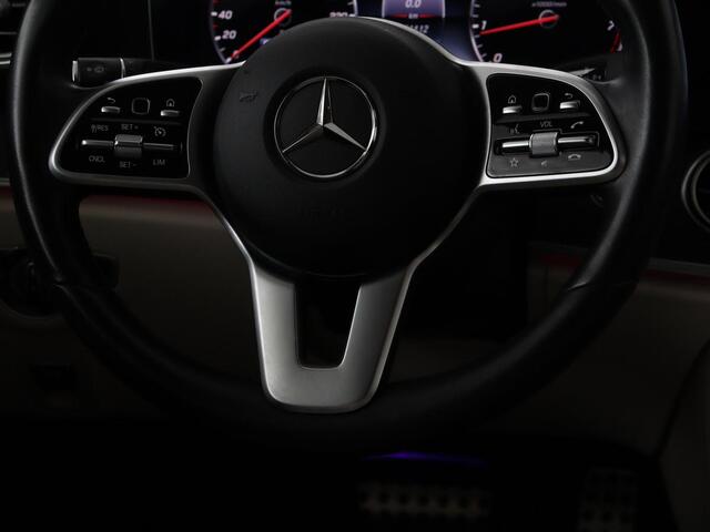 Mercedes-Benz E-KLASSE 200 Business Solutions | Leder | 360 camera | Stoelverwarming | Carplay | Matrix LED | Widescreen | Park Assist | Navigatie | Memory