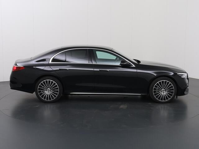Mercedes-Benz E-KLASSE 300 e AMG Line | Bruin interieur | Memory stoelen | Zwarte hemel | 20 inch |