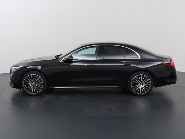 Mercedes-Benz E-KLASSE 300 e AMG Line | Bruin interieur | Memory stoelen | Zwarte hemel | 20 inch |