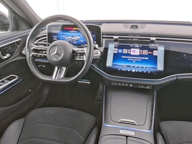 Mercedes-Benz E-KLASSE 300 e AMG Plug-In Hybride AMG Line Advanced Plus | Night Pakket | Trekhaak | MBUX Superscreen | Head-up-Display | Memory Voorstoelen. Inclusief 24 maanden Mercedes-Benz Certified garantie voor Europa.