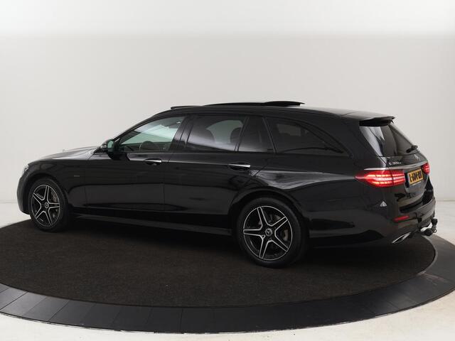 Mercedes-Benz E-KLASSE 300e AMG | Panoramadak | Burmester | Head-Up | Adaptive cruise | Stoelverwarming | 360 Camera | Memory | Carplay | Matrix LED | Leder/Alcantara | Trekhaak | Widescreen | PHEV | Plug In