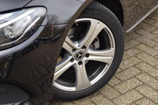 Mercedes-Benz E-KLASSE 200 Automaat met Widescreen/Ambiance verl/Ecc