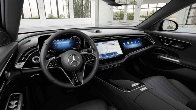 Mercedes-Benz E-KLASSE 300 e 4MATIC Exclusive Line | Panoramadak | Luchtvering | Achterasbesturing | Headup | Hyperscreen | Trekhaak |