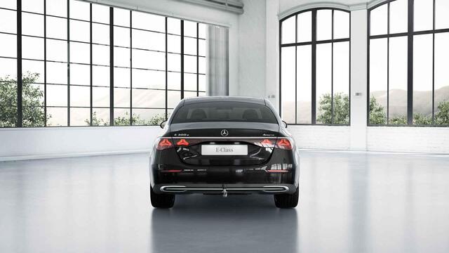 Mercedes-Benz E-KLASSE 300 e 4MATIC Exclusive Line | Panoramadak | Luchtvering | Achterasbesturing | Headup | Hyperscreen | Trekhaak |