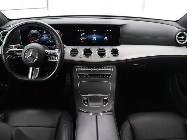 Mercedes-Benz E-KLASSE 300e Business Solution AMG | Panoramadak | Burmester | Trekhaak | Head-Up | 360 Camera | Memory | Nappaleder | Matrix LED | Stoelverwarming | Widescreen | PHEV | Plug In