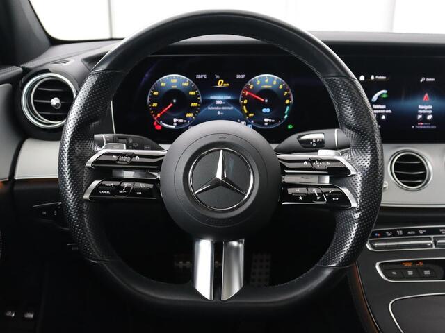 Mercedes-Benz E-KLASSE 300e Business Solution AMG | Panoramadak | Burmester | Trekhaak | Head-Up | 360 Camera | Memory | Nappaleder | Matrix LED | Stoelverwarming | Widescreen | PHEV | Plug In